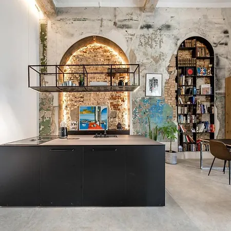 Raw Luxury Loft In Appartamento *