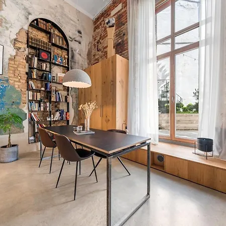 Raw Luxury Loft In Appartamento